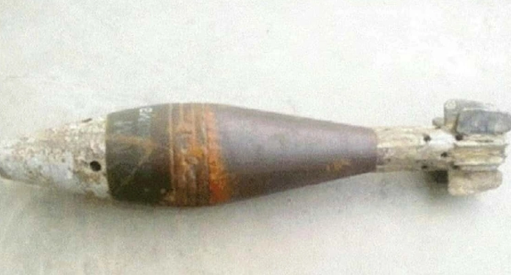 Ilustrasi mortir yang ditemukan dua warga Depok saat gali tanah untuk pondasi rumah. [Instagram]